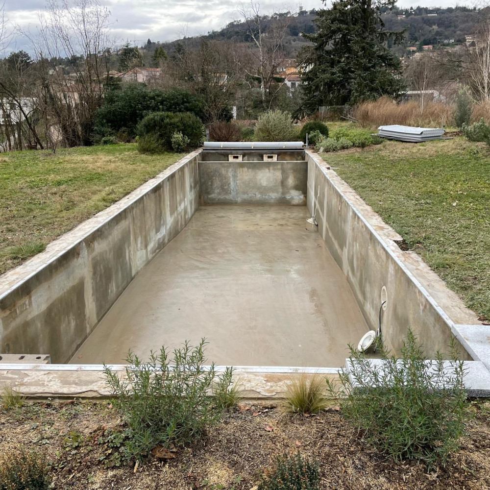 Comment moderniser sa piscine dans les Monts Lyonnais et à Lyon ?